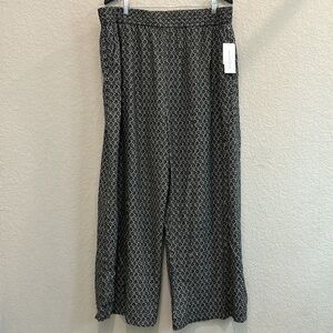Treasure and bond pant size 3x black and white NWT